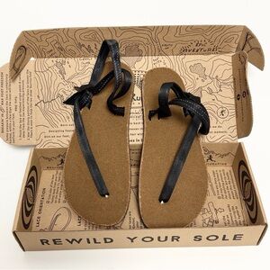 EARTH RUNNERS | 🩴🖤 Black Circadian Sandals BRAND NEW IN BOX!! Women’s Size 9.5